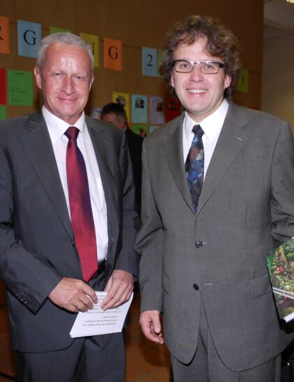Jörg Petschat bei seiner Einführung als Pfarrer in Feucht im Jahr 2010 mit dem damaligen stellvertretenden Landrat Norbert Reh.
