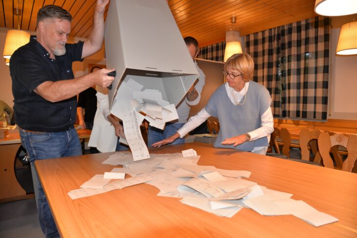 Urnensturz im Laufer Rathaus.