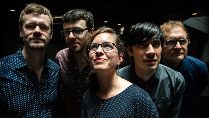 Die Schlagzeugerin und Komponistin Mareike Wiening bringt mit ihrer Band Jazz mit New Yorker Einflüssen nach Burgthann.