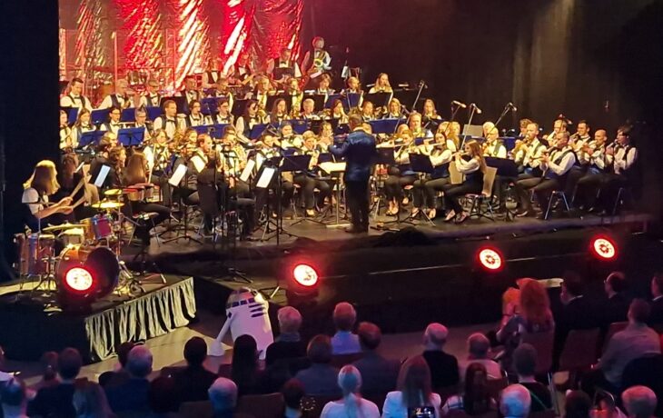Das Publikum war restlos begeistert: Beim Auftritt zum 25-jährigen Bestehen sorgte das Soundorchester Burgthann für eine grandiose Atmosphäre.