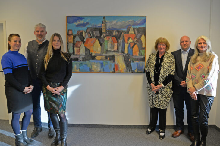 Dr. Mirjam Pekar-Milicevic von der Wirtschaftsförderung der Stadt, Bürgermeister Thomas Lang, Dr. Ina Schönwald, die Leiterin des Laufer Stadtarchivs, Hedi Seebode, Michael Meye, der Leiter des Kulturamts und seine Stellvertreterin Anja Schwemmer (von links).