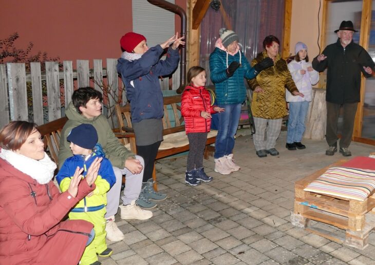 Die Schnaittacher „Wintermärchen“ laden wieder dazu ein jeden Abend am Lagerfeuer Märchen und Geschichten zu hören und adventliche Lieder zu singen.