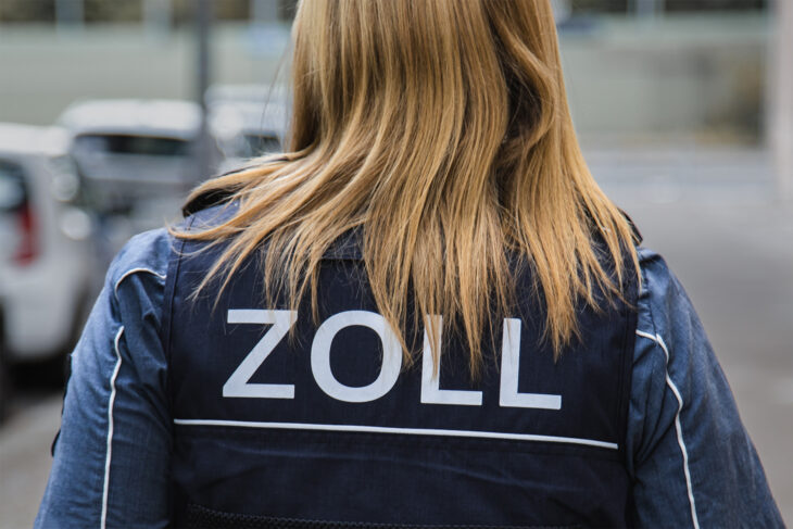 Nicht nur in der
Vorweihnachtszeit prellen einige unseriöse Chefs ihre Angestellten und den Staat
um Lohn und Sozialabgaben. Um ihnen auf die Spur zu kommen, fordert die NGG
Nürnberg-Fürth mehr Kontrollen durch den Zoll.
