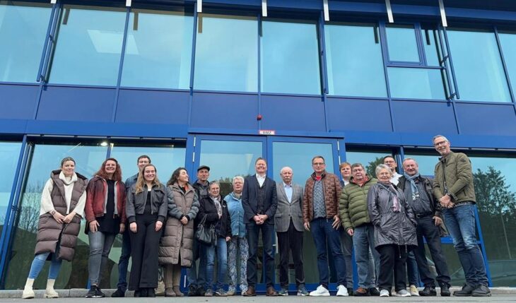 CSU-Mitglieder aus Hersbruck und Altensittenbach sowie interessierte Bürger schauten sich bei der Firma Geru-Plast um.