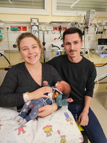 Neujahrsbaby Theo ist da: Laura Scherzer und Philipp Varlemann mit ihrem Nachwuchs.
