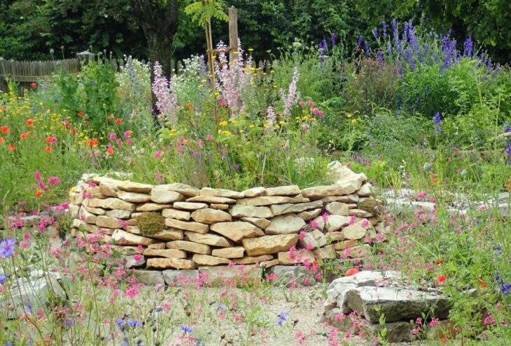 So sieht ein artenreicher Garten aus, der Insekten ernährt.