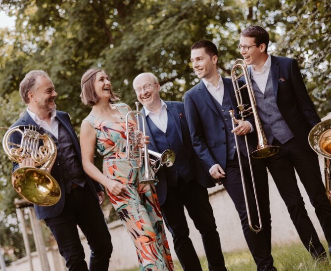 Die Musiker von Harmonic Brass kommen mit ihrem neuen Programm „Gipfelstürmer“ in die Altenthanner Kirche St. Veit.