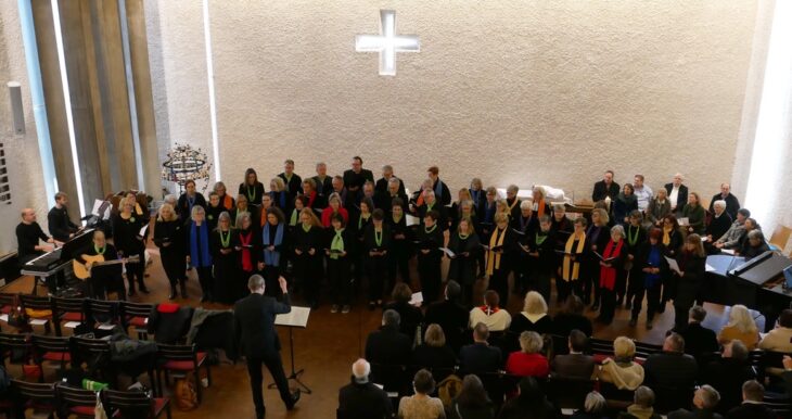 Musikalisch harmonieren die vier Kirchengemeinden schon jetzt, wie beim Begleitprogramm durch die verschiedenen Chöre deutlich zu spüren war.