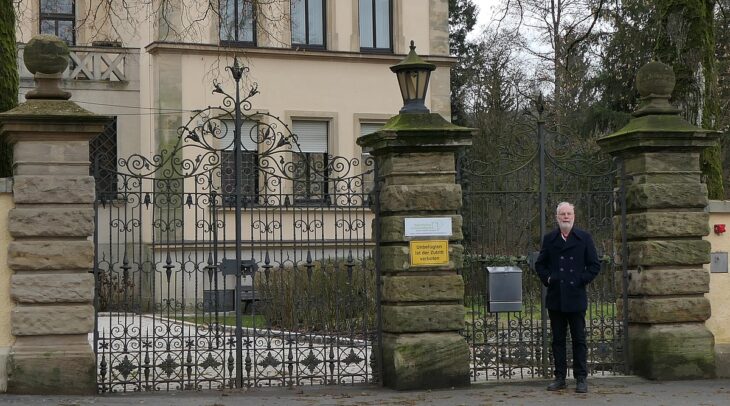 Kreisrat Walter Stadelmann setzt sich für das Schullandheim in Vorra ein.