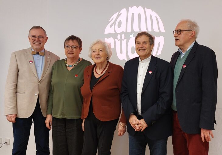 Die Initiatoren des Demokratiepakts Zammrüggn: Wolf Maser, Brigitte Wellhöfer, Renate Schmidt, Hermann Imhof und Günter Gloser (von links).