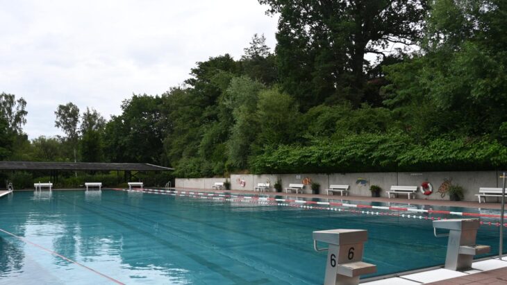 Bisher unbekannte Diebe schlugen im Röthenbacher Freibad zu.