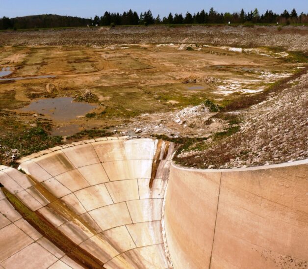 2011 war das Wasser aus dem Oberbecken abgelassen worden. Dabei stellte sich heraus: In der Sohle hatten sich Löcher gebildet.