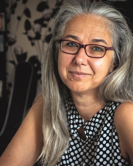 Tessa Korber liest aus „Das Leben im Großen und Ganzen“.