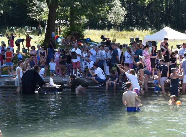 Die Tauffeste in den Schwimmbädern der Region sind immer etwas ganz Besonderes.