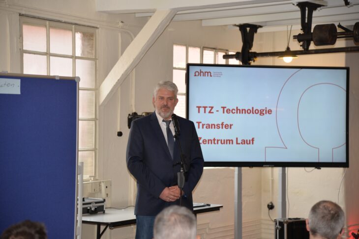 Bürgermeister Thomas Lang bei einer Veranstaltung zum Thema TTZ im Laufer Industriemuseum im Mai 2024.