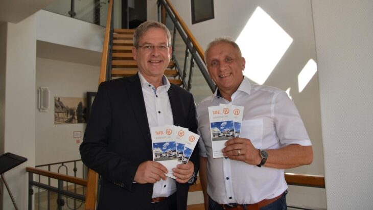 Beim Besuch des neuen Tafel-Vorsitzenden Werner Strobel (rechts) bei Bürgermeister Robert Ilg spielte auch die Suche nach neuen Helfern und Helferinnen eine wichtige Rolle.