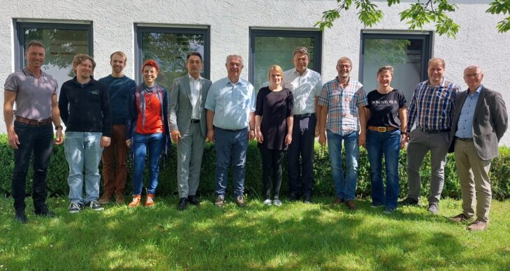 Leinburgs Zweiter Bürgermeister Christian Palm (4. von rechts) beim Treffen mit Vertretern der Stadt Röthenbach sowie den Gemeinden Schwaig und Rückersdorf.