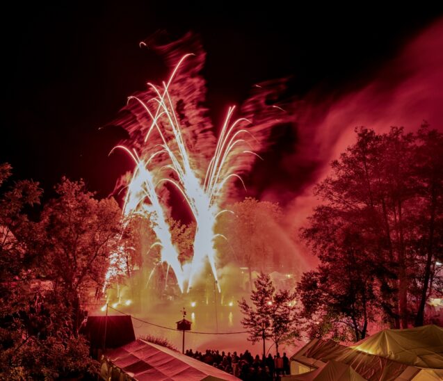 Das große Feuerwerk am Dorfweiher gehört zu den Highlights.