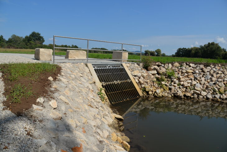 Das sogenannte Auslaufbauwerk des neuen Entlastungskanals. Auf Höhe des E-Centers wird das Wasser bei starken Regenfällen durch den Kanal in die Pegnitz geleitet.