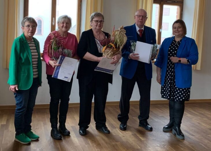 Ehrungen beim VdK Sittenbachtal: Ortsvorsitzende Margit Schäfer, Ingrid Binker, Brigitte Neunsinger, Hans Uebler und Kreisvorsitzende Martina Hoffmann.