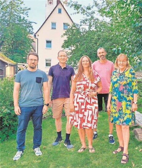 Das Bild zeigt die Beisitzer Thomas Kahabka und Christoph Albrecht, Sprecherin Lisa Albert, Sprecher Dieter Brunner und Beisitzerin Elisabeth Altmann (von links).