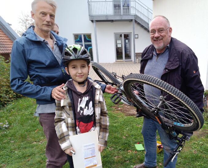 Ist das Fahrrad noch in Ordnung? das können Grundschüler am 14. November überprüfen lassen. Die Aktion haben der ADFC und „SCH-LAU“ initiiert.
