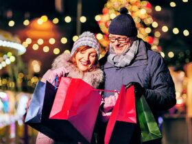 Der bayerische Einzelhandel geht hoffnungsvoll ins Weihnachtsgeschäft. Die Weihnachtsmärkte spielen dabei eine essenzielle Rolle. Foto: AdobeStock #287429526