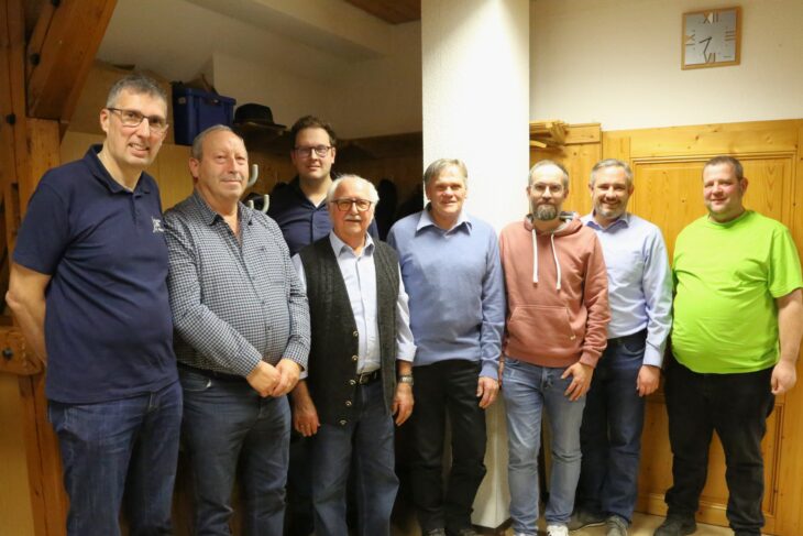 Ehrungen gab es bei der Feuerwehr Henfenfeld. Von links: Kommandant Martin Panzner, Stefan Grötsch, 2. Kommandant Michael Kischkel, Dieter Prüfer, Siegfried Haas, Matthias Meyer, 1. Vorsitzender Markus Gleißenberg und 2. Vorsitzender Heinz Bleisteiner.