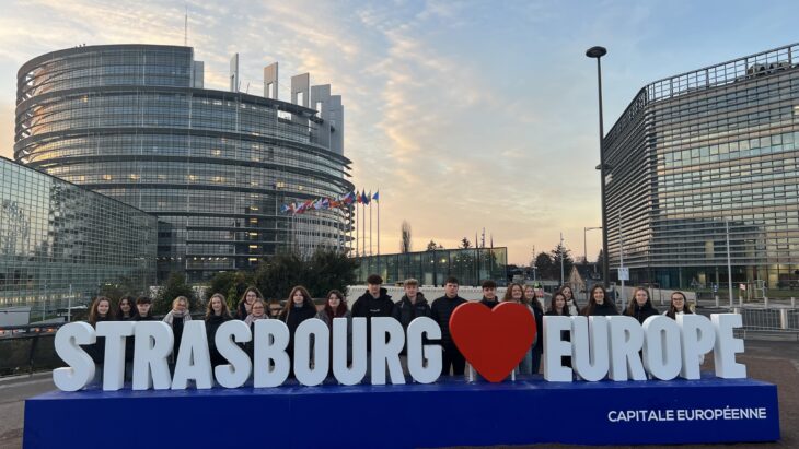 Schülerinnen und Schüler des Eckentaler Gymnasiums haben das Europäische Parlament in Straßburg besucht.