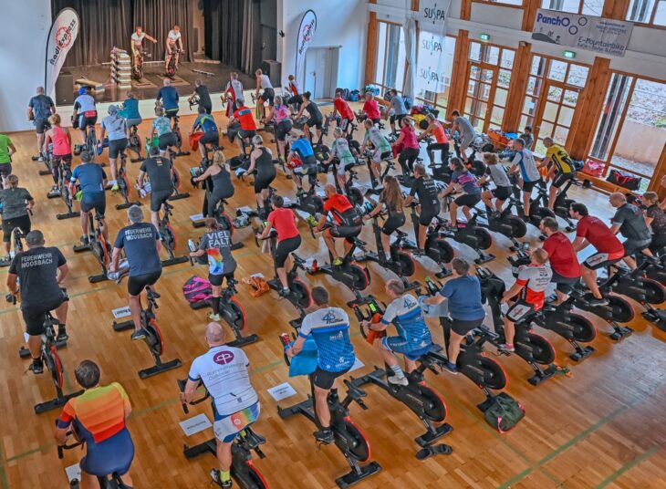 Schwitzen für den guten Zweck: Das ist das Grundprinzip des Cycling-Marathons.