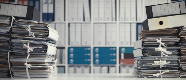 Bürokratie betrifft jeden: komplizierte Formulare, lange Bearbeitungszeiten oder unverständliche Vorgaben - all das kostet unnötig Zeit, Nerven und Ressourcen.