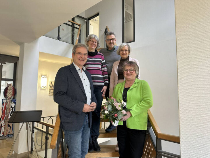 Bürgermeister Robert Ilg, Sabine Maul, Karlheinz Wölfel, Claudia Back und Margit Seifried (von links).