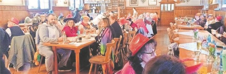 Der VdK Hersbruck-Henfenfeld feierte in Offenhausen Fasching.