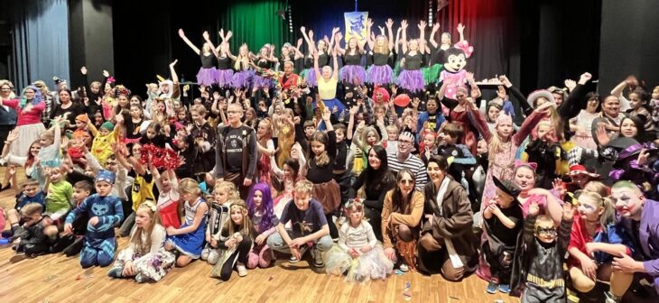 Die Karl-Diehl-Halle war gut gefüllt – und kleine und große Kinder hatten am Dienstagnachmittag ihren Spaß.