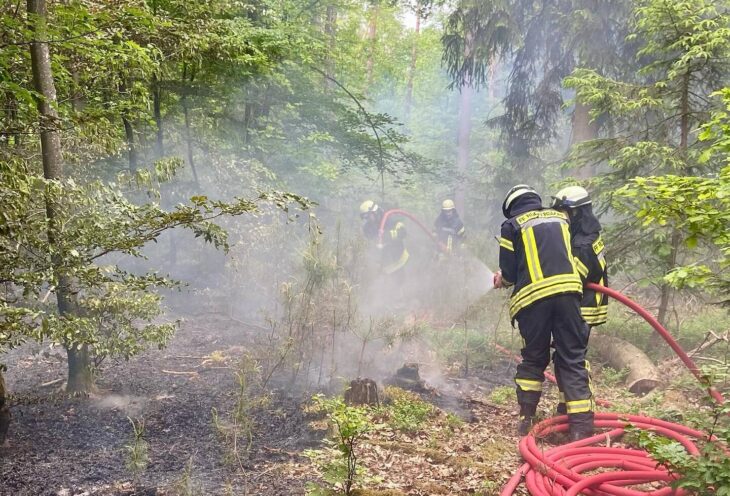 Die Rückersdorfer Feuerwehr war mit rund 25 Ehrenamtlichen im Einsatz.