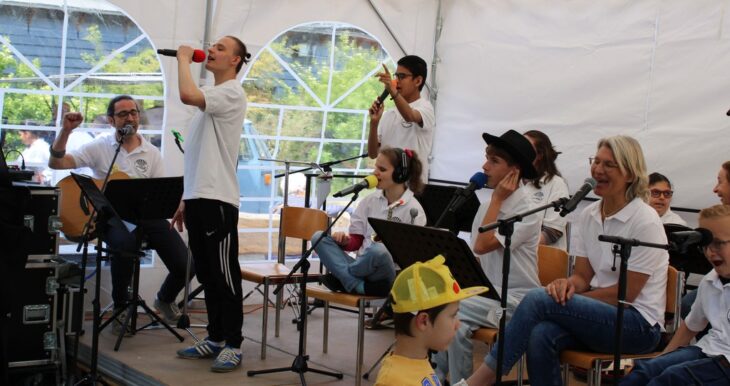 Die hauseigene Musikgruppe des Blindeninstituts „STUDIO D“ begeisterte die Zuhörer auf dem Dachsberg.