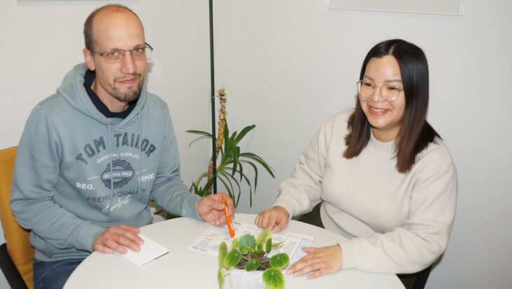 Stefan Süss und Thy Nguyen sind Teil des Altdorfer Beratungsteams.