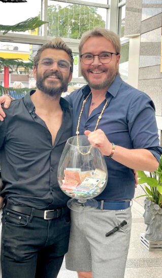 Akin Akbas und Marcel Schneider freuen sich auf ihre gemeinsame Benefizaktion.