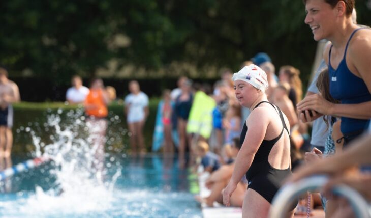 Alle Interessierten - ob mit oder ohne Handicap - sind eingeladen, am 12-Stunden-Inklusionsschwimmen im Altdorfer Freibad teilzunehmen.