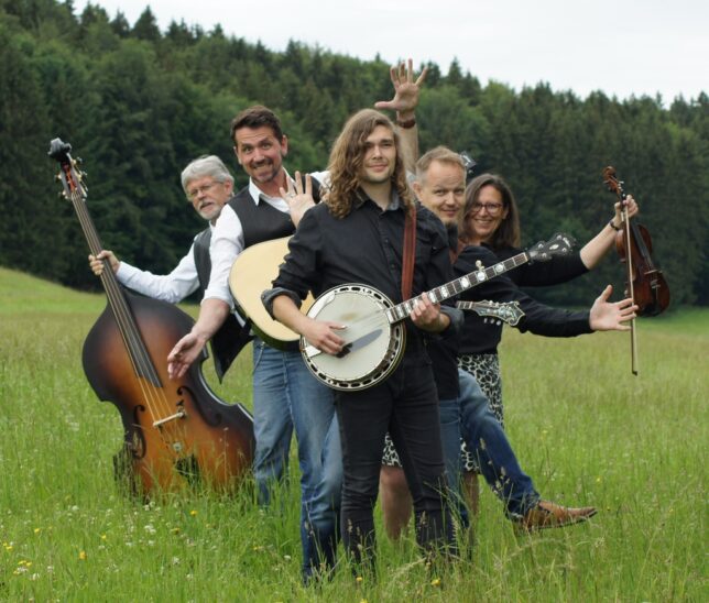 Die Band „Bunch of Grass“ spielt am 5. Juli in Lauf vor der Wenzelburg.