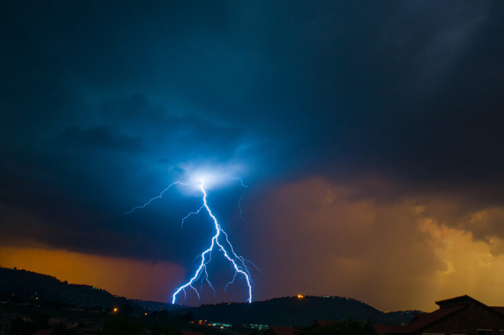 Symbolfoto Gewitter Unwetter Blitz