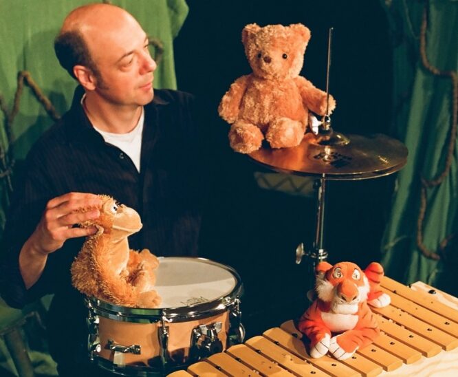 Das „Kindertheater Lanzelot“ gastiert am Freitag, 4. Juli, nachmittags um 15 Uhr in der Röthenbacher Stadtbücherei.