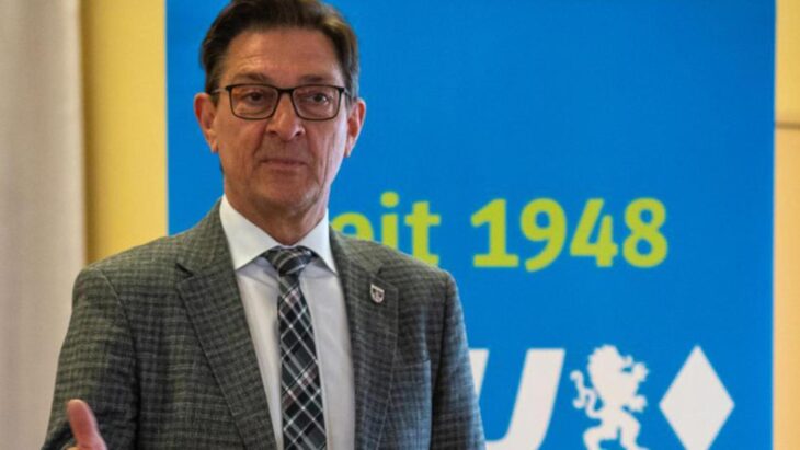 Bürgermeister Johannes Ballas wurde 2020 im ersten Wahlgang gewählt.