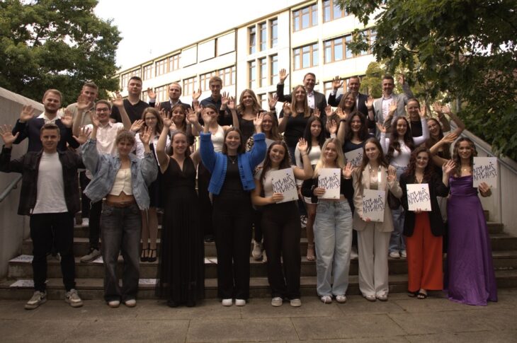 Die besten 31 Absolventen der Berufsschule Lauf wurden für ihre hervorragenden Leistungen während ihrer dualen Ausbildung geehrt.