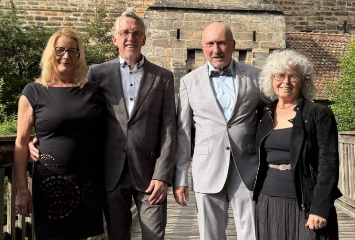 Jürgen Kreppner mit Ehefrau Simone (links) ist der neue Präsident der Laufer Lions, er übernimmt das Amt von Michael Kahlo, hier im Bild mit seiner Lebensgefährtin Angelika Arndt-Meller (rechts).