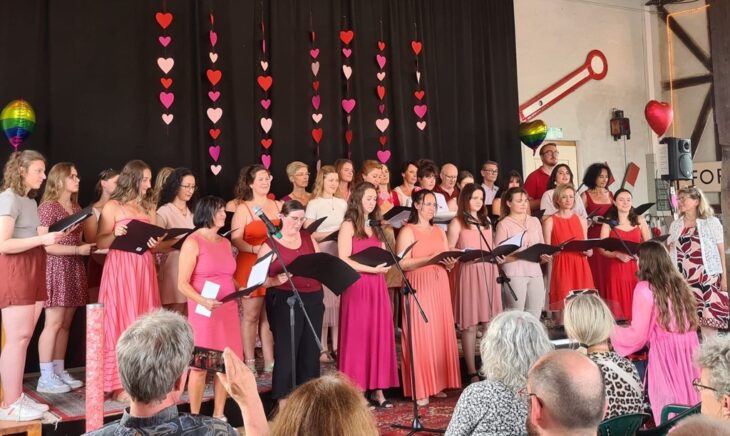 Das Sommerkonzert des Gesangvereins Neunhof fand im Lokschuppen in Eschenau statt.