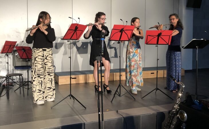 Das Querflötenquartett mit „Lady Be Good“ und „Wonderful“ war beim Sommerkonzert des Geschwister-Scholl-Gymnasiums einer der Höhepunkte.