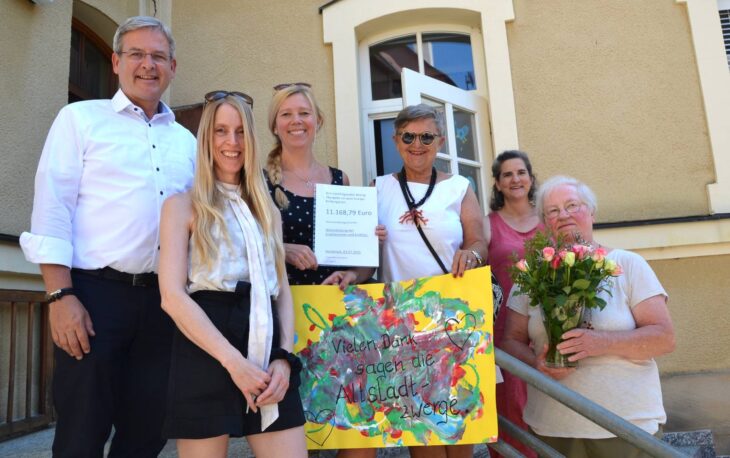 Freuen sich über die Spende für die Altstadtzwerge: Bürgermeister Robert Ilg, Ina Schneider von der Stadtverwaltung, Kita-Leiterin Daniela Schindler, Elfriede Eusemann, Kinderpflegerin Steffi Fritsch und Annelene Wirth (von links).