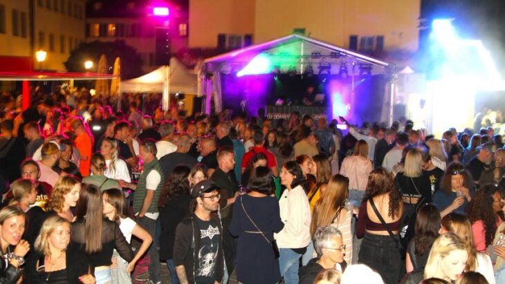 Das Altstadtfest lädt zur 45. Auflage ein und lockt Besucher mit einem vielseitigen Programm, kulinarischen Highlights und guter Stimmung.
