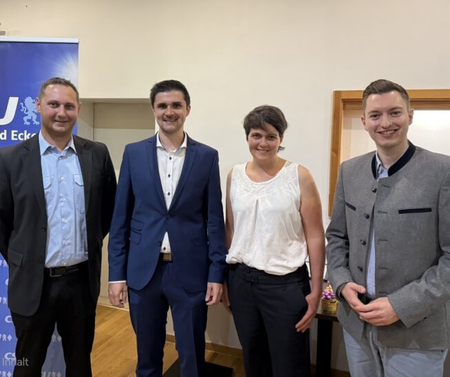 Sebastian Singer (2.v.l.) ist der Bürgermeisterkandidat für Eckental.